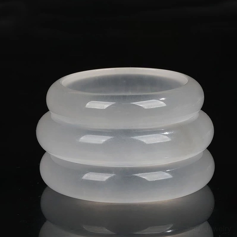 Golden silk jade bangle size guide showing inner diameter measurements 54mm 56mm 58mm 60mm 62mm with conversion to inches
