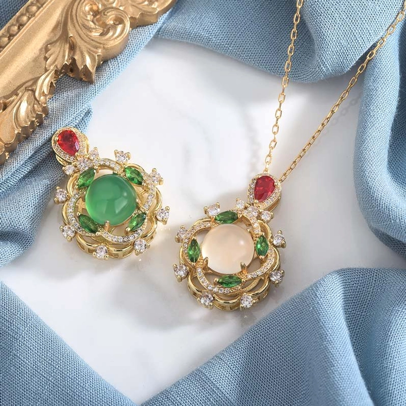 Cyan jade and white jade crystal necklace pendant styles, matching pair display