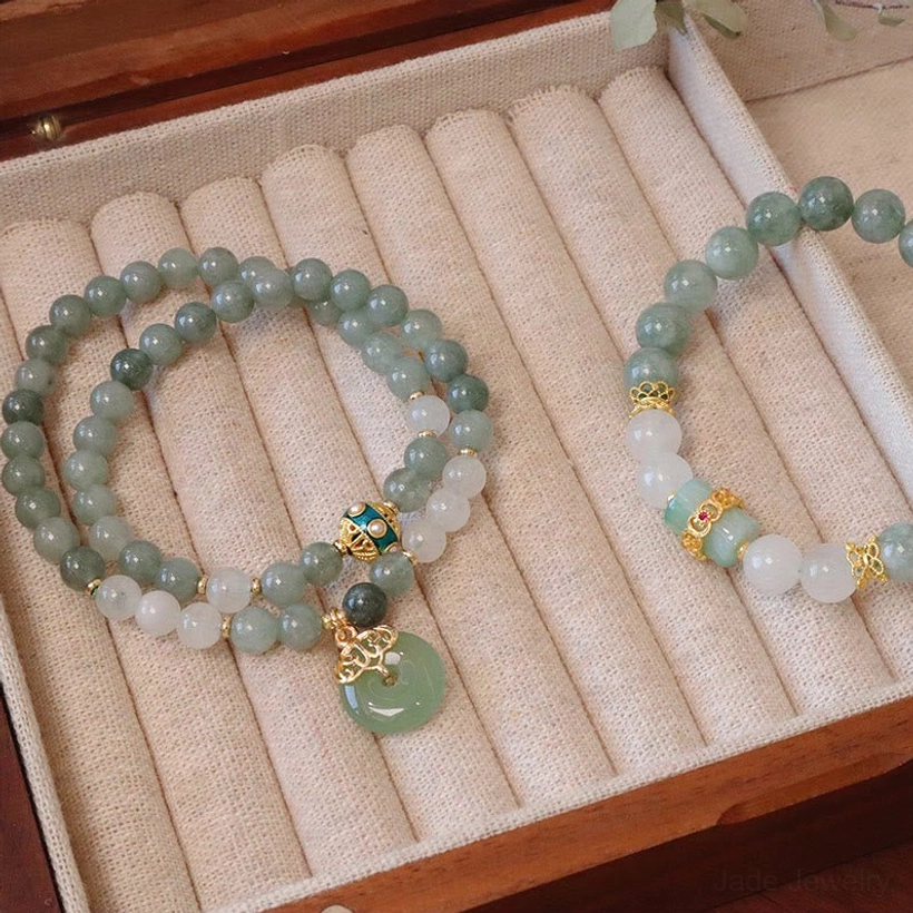 Jade peace buckle bracelet packaging and presentation for gift giving