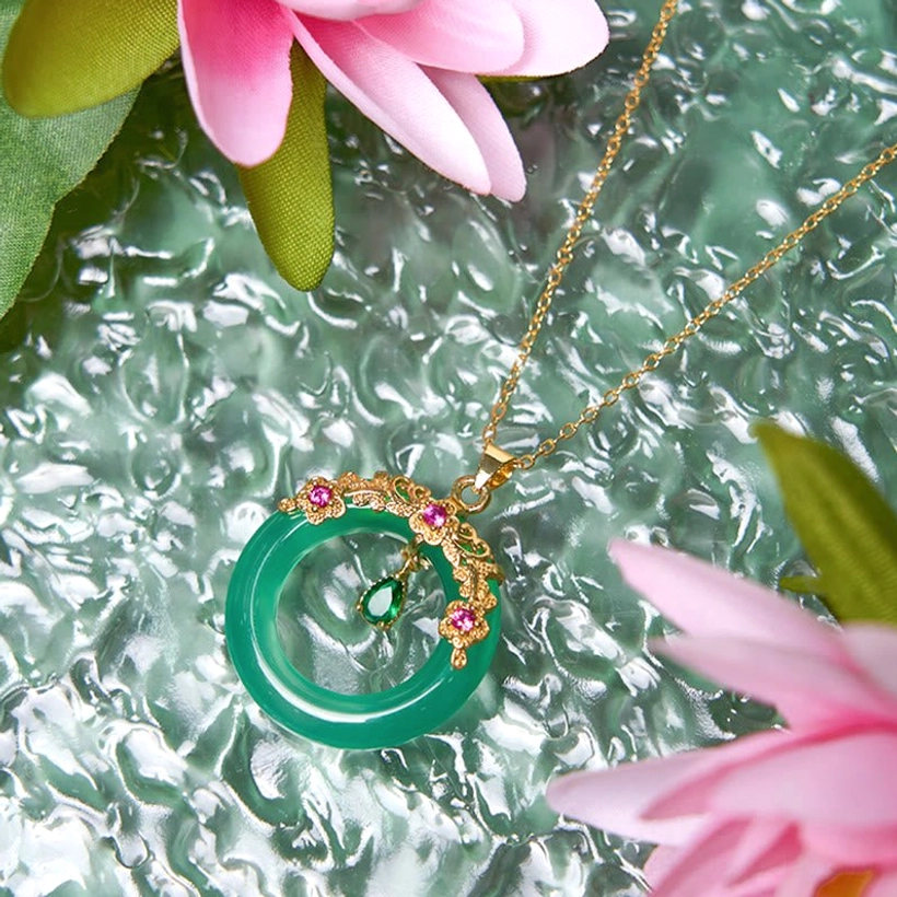 Green chalcedony peace buckle necklace tranquility stone pendant