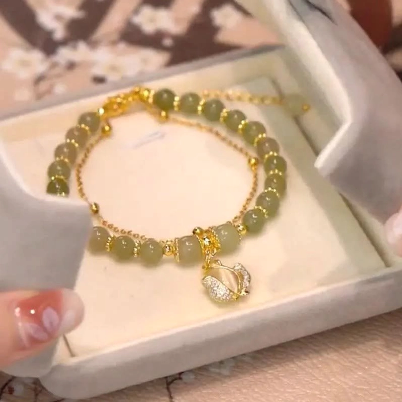 Tulip charm jade beaded bracelet elegant modern style with natural green stones